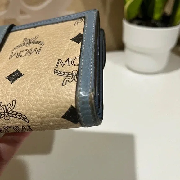 MCM Long Bifold Wallet - Picture 7 of 16